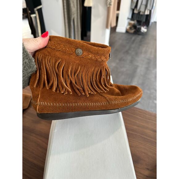 NIB Minnetonka High Top Back Zip Boot Size 6.5 - Picture 8 of 10